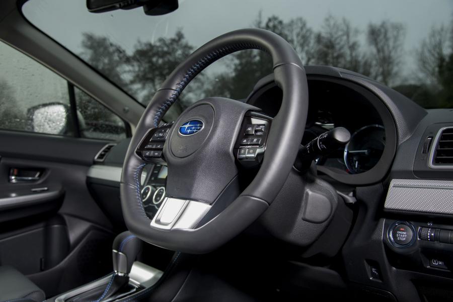 Интерьер Subaru Levorg GT 2016 года  (UK) (фото 31 из 40)